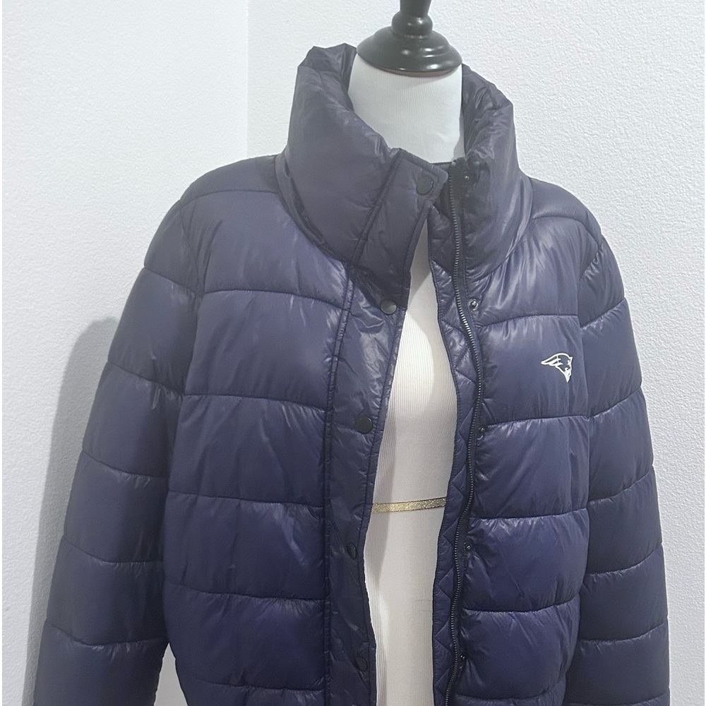 NFL Navy Blue Patriots DKNY coat size XL